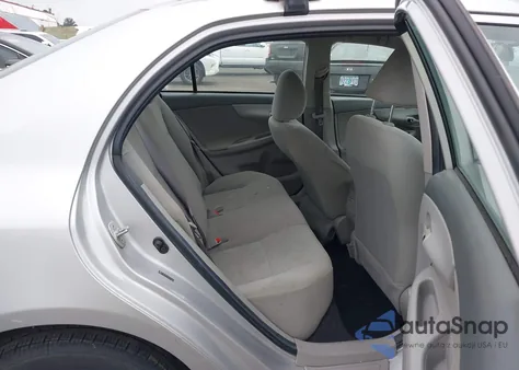 2010 Toyota Corolla z USA, uszkodzony, nr VIN 2T1BU4EE9AC315136